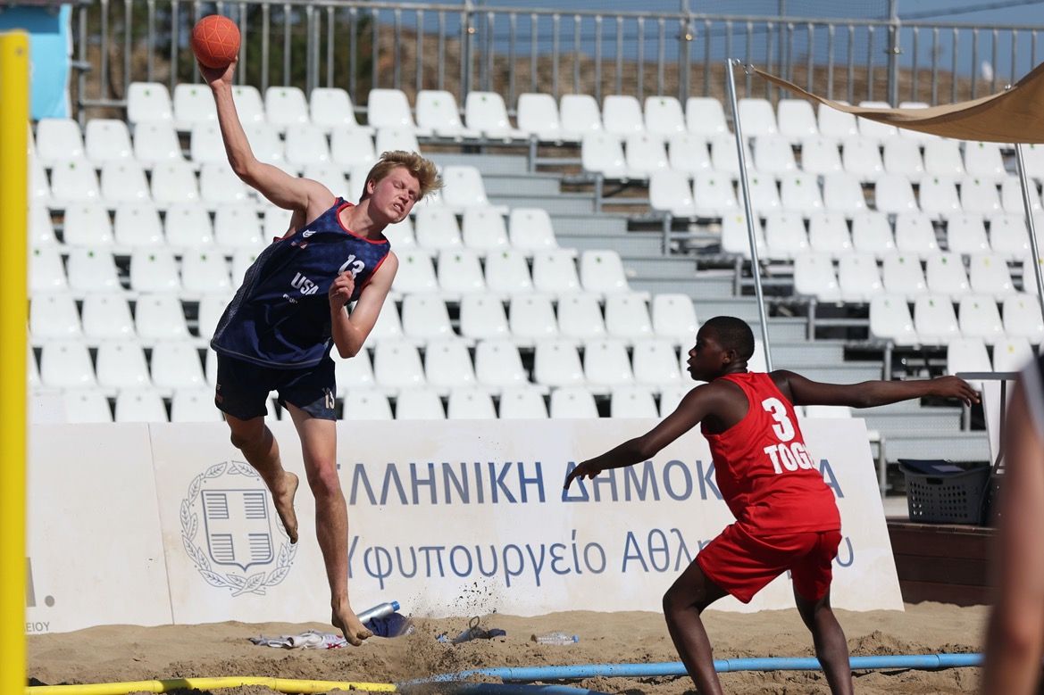 Ίαν Χόντγκσον: «Ποιος δεν θέλει να παίξει beach handball σε ένα ελληνικό νησί;»