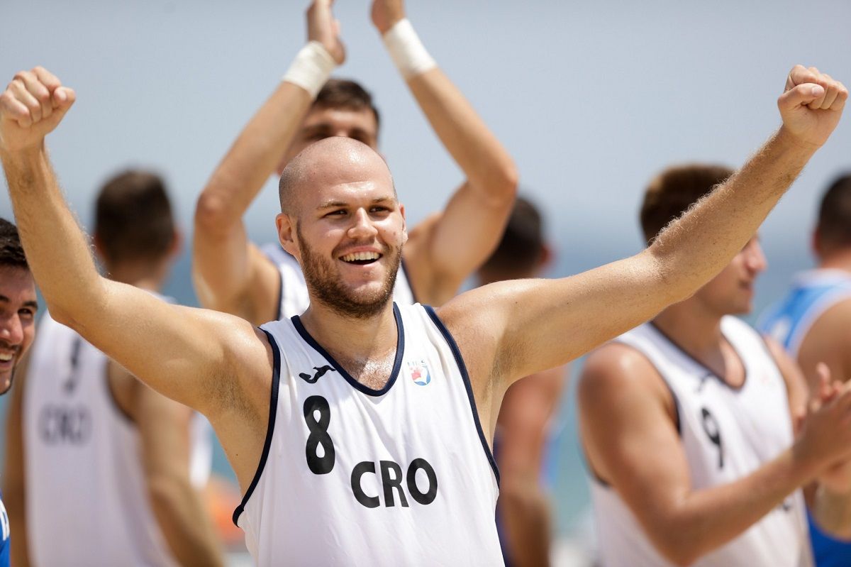 ΠΑΓΚΟΣΜΙΟ ΑΝΔΡΩΝ: Η ΠΑΡΟΥΣΙΑΣΗ ΤΟΥ Β΄ΟΜΙΛΟΥ